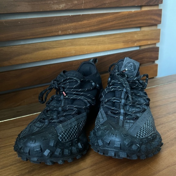 Black Nike ACG Mountain Fly Gore-Tex Sneaker - Picture 8 of 10